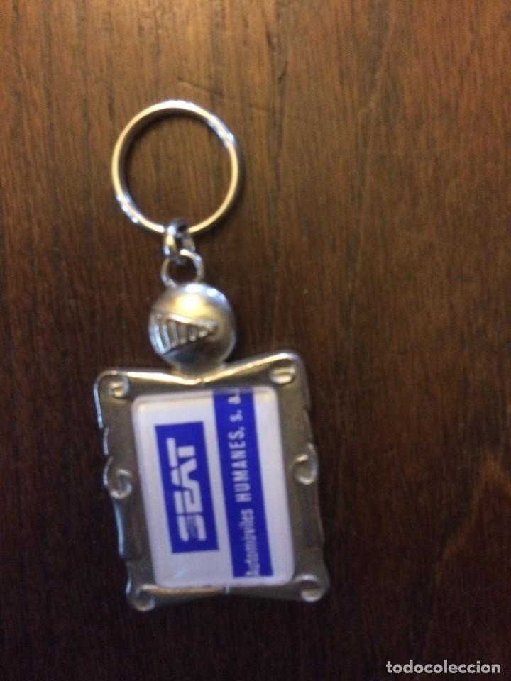 Collectionnisme de portes-cl&eacute;s: llavero automovil seat