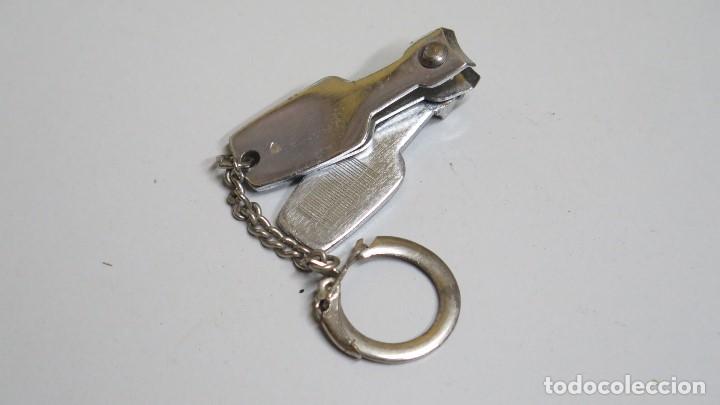 Collection of Keychains: LLAVERO CORTAU&Ntilde;AS EN FORMA DE VASOS DE FINO