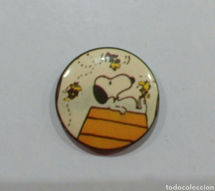 Coleccionismo de llaveros: 11 Chapas de Snoopy a&ntilde;os 1980 el precio es de cada una