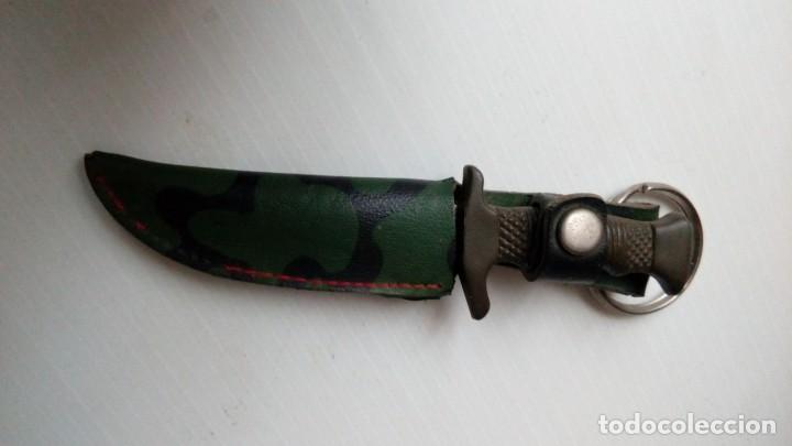 Coleccionismo de llaveros: Minicuchillo Rambo. - Foto 4
