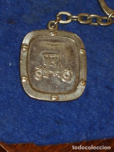 Coleccionismo de llaveros: LLAVERO COCHE ANTIGUO. - Foto 3
