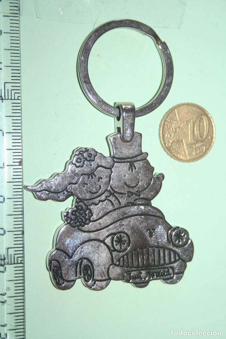 Collezionismo di Portachiavi: RECIEN CASADOS *** LLAVERO COLECCION METAL (DETR&Aacute;S GRABADO) *** TENGO OTROS MODELOS