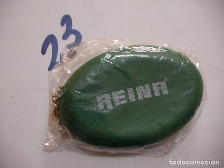 Collection of Keychains: ANTIGUO LLAVERO MONEDERO REINA - ENVIO INCLUIDO A ESPA&Ntilde;A