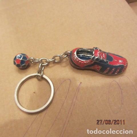 Sammlung von Schl&uuml;sselanh&auml;ngern: Bonito llavero sin uso bota Club de futbol Barcelona. esmaltada.