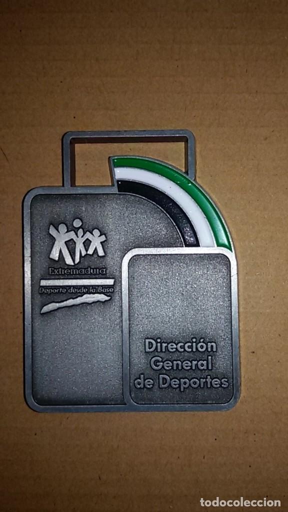 Coleccionismo de llaveros: LLAVERO DIRECCI&Oacute;N GENERAL DE DEPORTES EXTREMADURA DEPORTE DESDE LA BASE