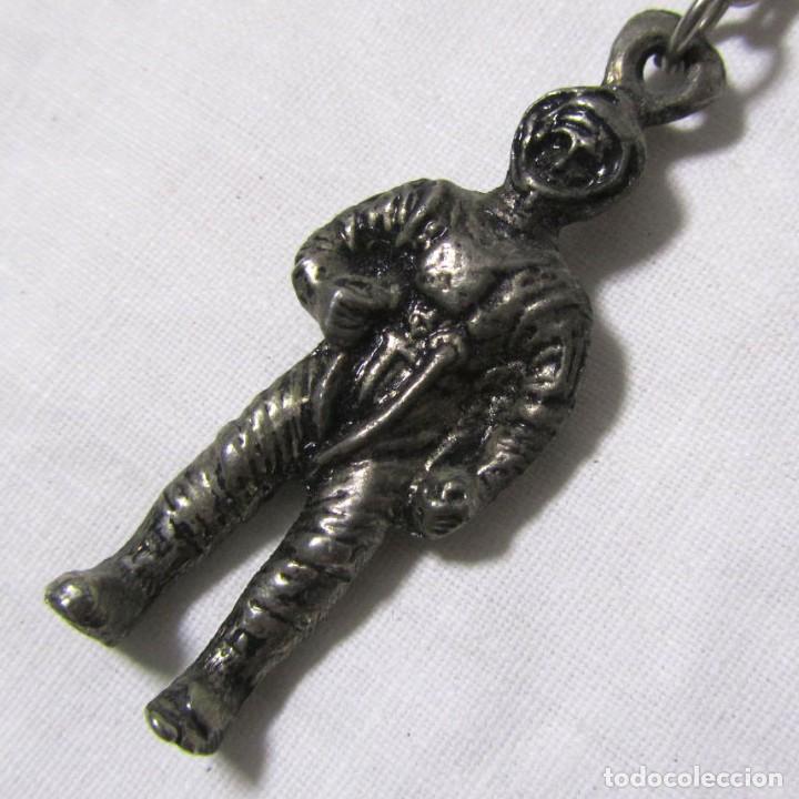 Collection of Keychains: Llavero met&aacute;lico astronauta NASA a&ntilde;os 60