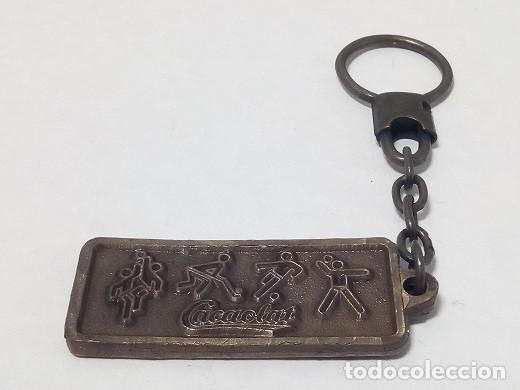 Coleccionismo de llaveros: Llavero Cacaolat con el Deporte - Foto 1