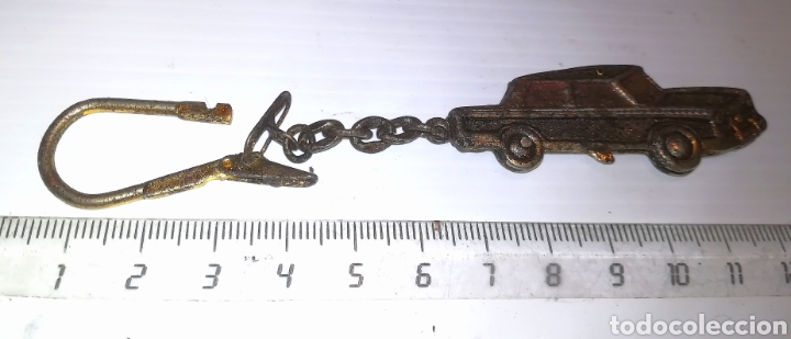 Coleccionismo de llaveros: Llavero coche antiguo - Foto 1