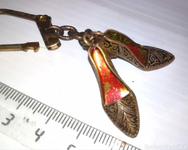Coleccionismo de llaveros: Llavero zapatos tac&oacute;n - Foto 2