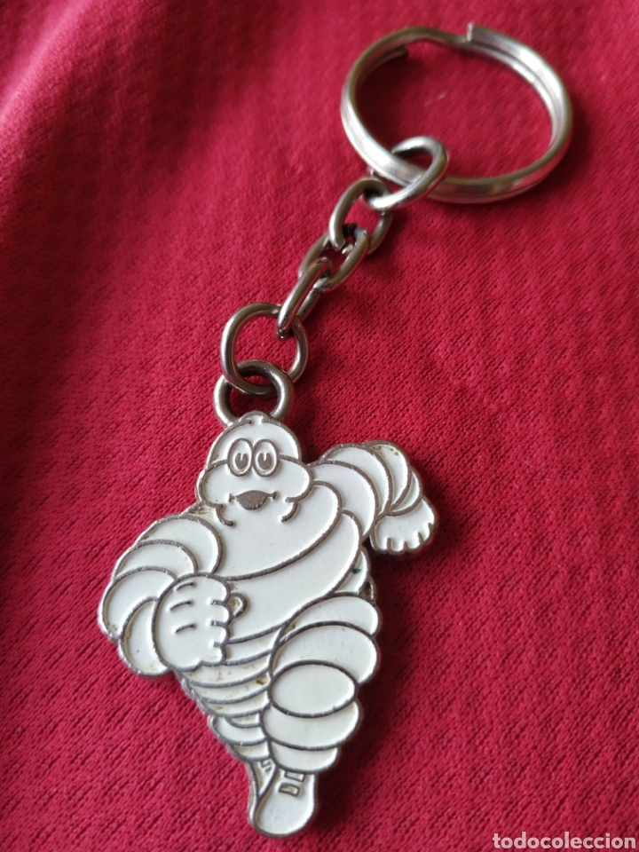 Collection of Keychains: Llavero ruedas nematicos Michelin mascota
