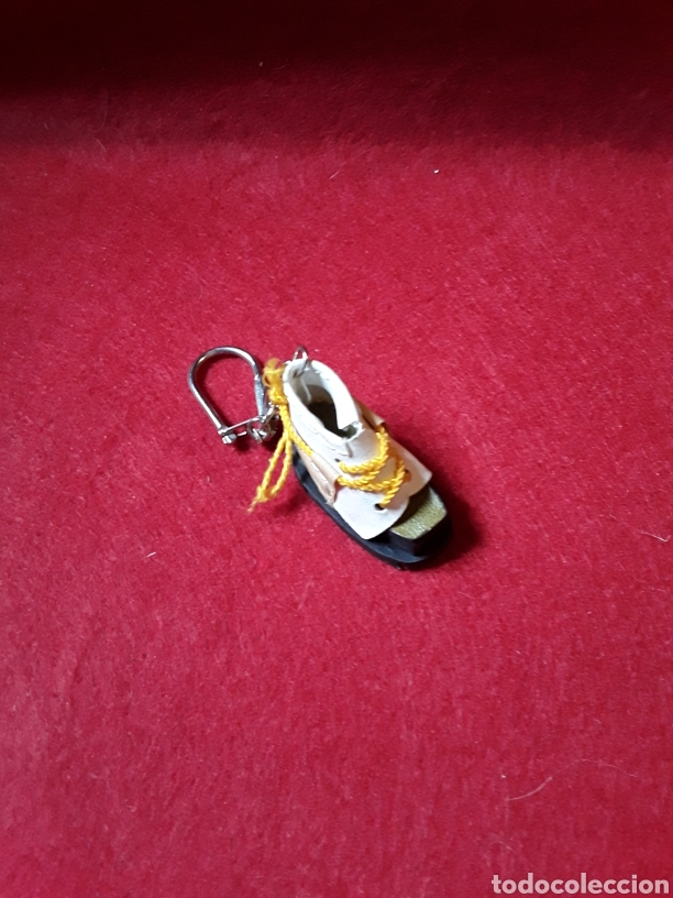 Collectionnisme de portes-cl&eacute;s: Llavero antiguo de zapato