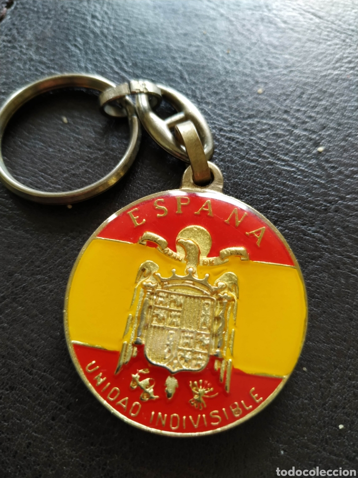 Collection of Keychains: Llavero de Espa&ntilde;a escudo aguila doble cara Unidad indivisible