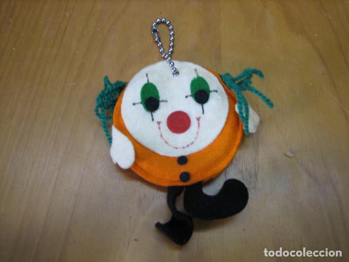 Coleccionismo de llaveros: Antiguo llavero de mu&ntilde;eco de trapo