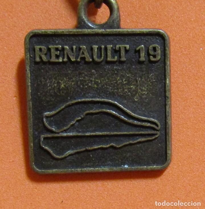 Coleccionismo de llaveros: LLAVERO RENAULT 19 A&Ntilde;OS 70 / 80