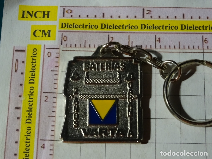Collectionnisme de portes-cl&eacute;s: LLAVERO DE COCHES MOTOS. BATER&Iacute;AS AUTOM&Oacute;VIL VARTA. CONCESIONARIOS DE LINARES, JAEN