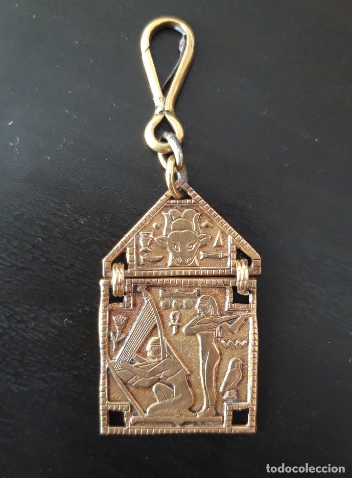 Sammlung von Schl&uuml;sselanh&auml;ngern: Llavero egipcio dorado. Souvenir. Golden Egyptian keychain.