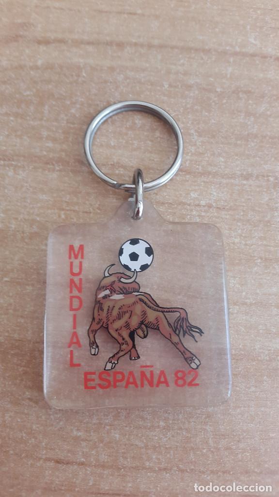 Sammlung von Schl&uuml;sselanh&auml;ngern: LLAVERO FUTBOL - MUNDIAL ESPA&Ntilde;A 82 - TORO - TAURINO - metacrilato - VER FOTOS