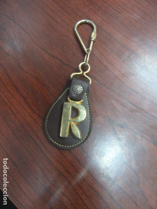 Coleccionismo de llaveros: Viejo llavero con la letra R - Foto 1