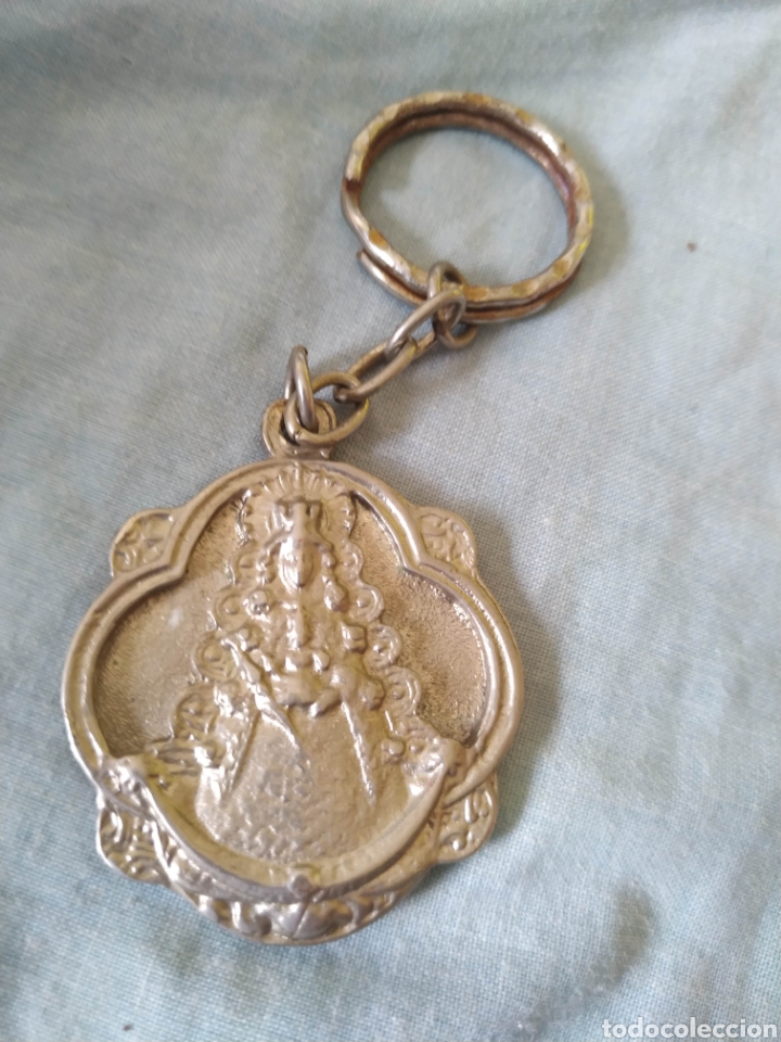 Collection of Keychains: Llavero virgen de publicidad antiguo con publicidad reverso