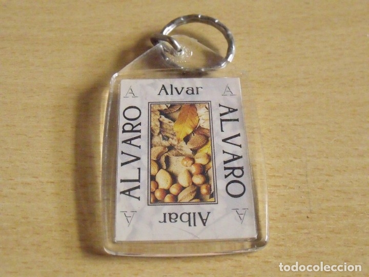 Coleccionismo de llaveros: &Aacute;lvaro. &Agrave;lvar. Albar. Nombre de origen germ&aacute;nico totalmente precavido. Llavero. 7x4,5 cm.
