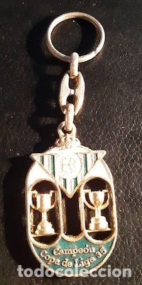 Coleccionismo de llaveros: LLAVERO DEL REAL BETIS, CAMPE&Oacute;N COPA DE LIGA 35 Y COPA DEL REY 77