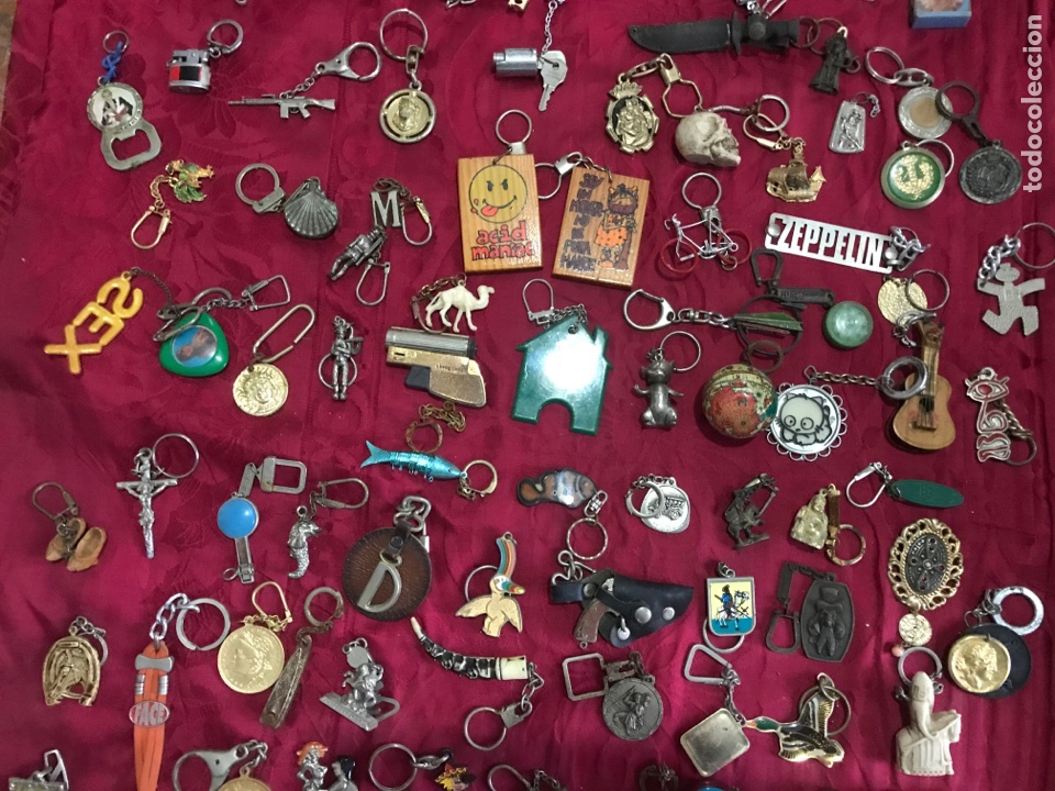 Coleccionismo de llaveros: Lote de 90 llaveros (aprox) de tem&aacute;ticas variadas - Foto 3
