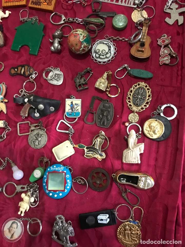 Coleccionismo de llaveros: Lote de 90 llaveros (aprox) de tem&aacute;ticas variadas - Foto 4