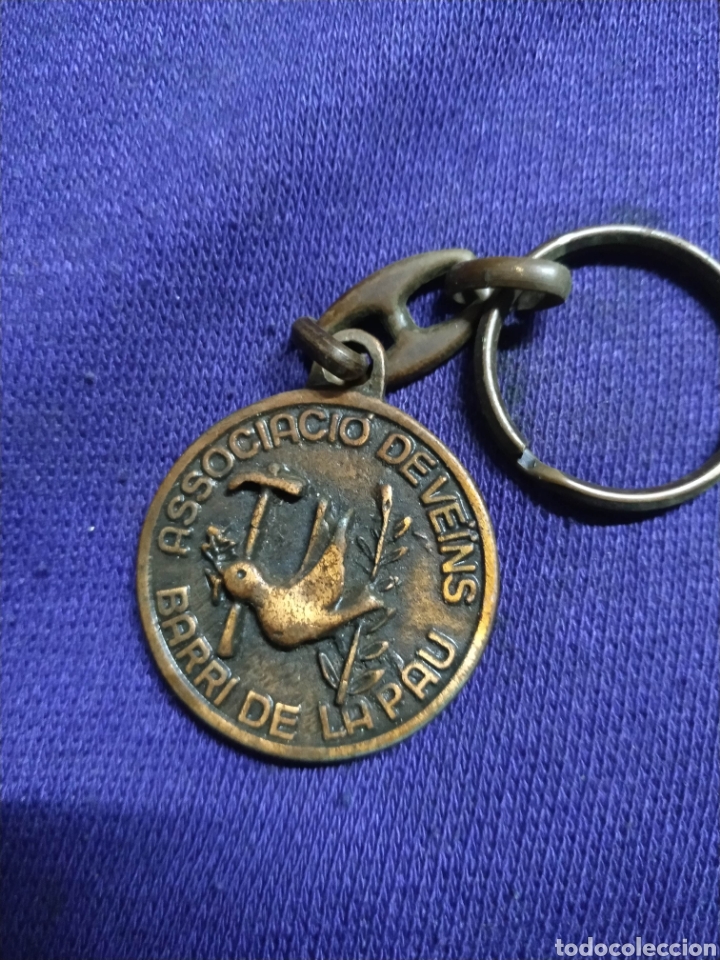 Sammlung von Schl&uuml;sselanh&auml;ngern: Llavero asociacion veins vecinos La Pau 25 aniversario