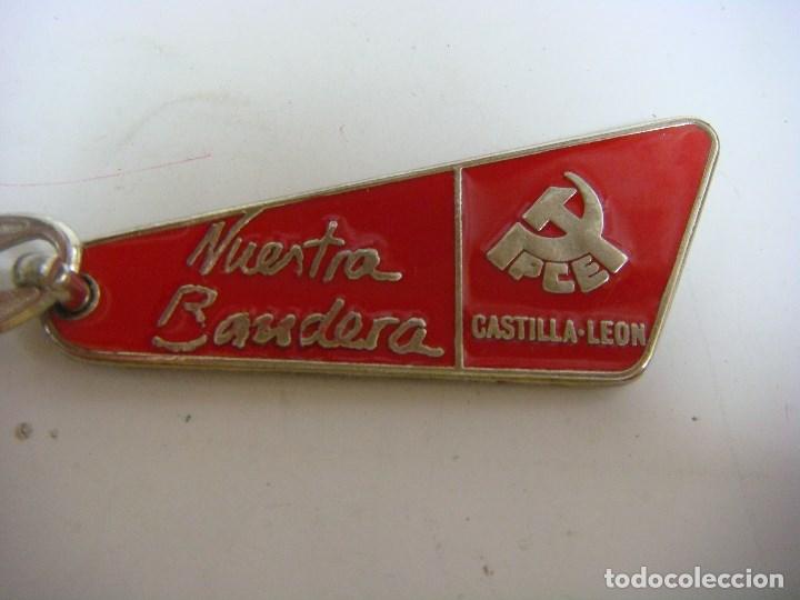 Coleccionismo de llaveros: LLAVERO DE NUESTRA BANDERA P.C.E. CASTILLA Y LEON