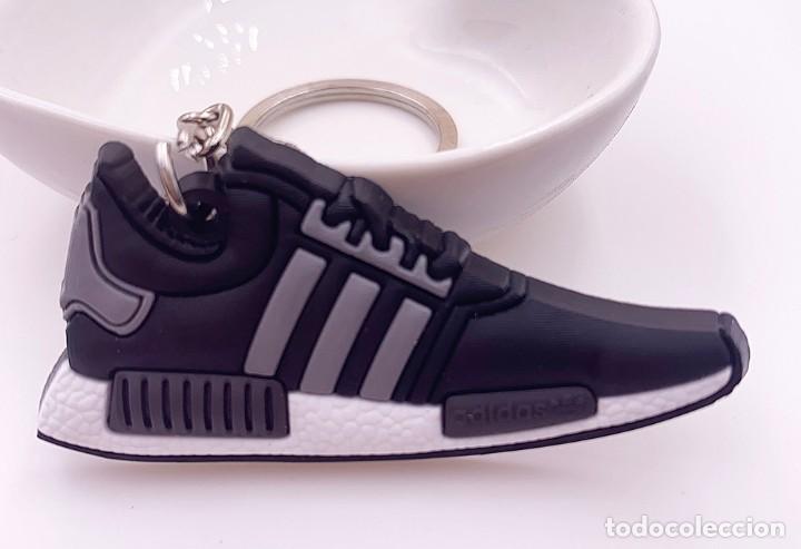Coleccionismo de llaveros: Llavero Zapatilla Deportiva ADIDAS negra y gris