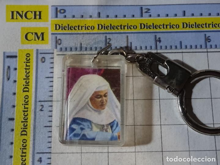 Collection of Keychains: LLAVERO RELIGIOSO SEMANA SANTA. MARIA EMILIA RIQUELME Y ZAYAS. IR AL DEBER MIRANDO A DIOS