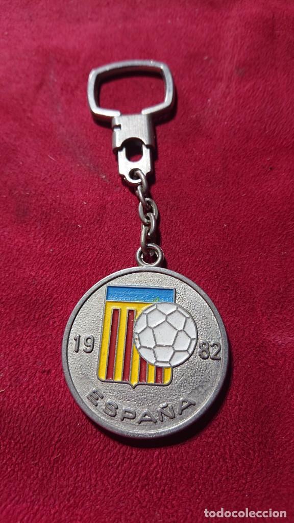 Coleccionismo de llaveros: LLAVERO SEDE DEL MUNDIAL DE FUTBOL ESPA&Ntilde;A 1982 CON ROSTRO DAMA DE ELCHE