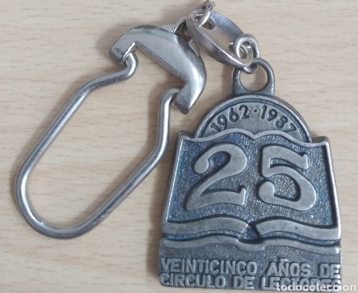 Coleccionismo de llaveros: Llavero c&iacute;rculo de lectores 25 a&ntilde;os - Foto 1