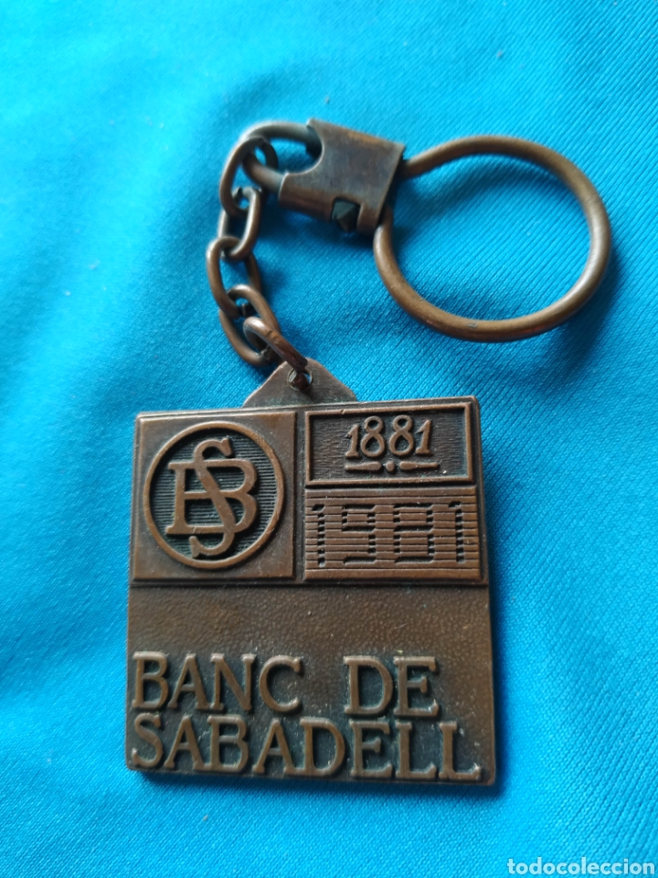 Coleccionismo de llaveros: Llavero Centenario Banc de Sabadell 1881 1981 - Foto 1