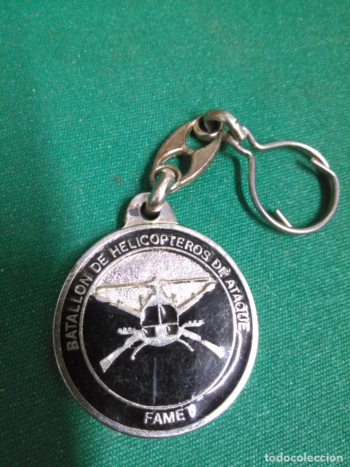 Collectionnisme de portes-cl&eacute;s: batallon DE HELICOPTEROS DE ATAQUE - FAMET - METALICO - DIAMETRO: 38 MM.