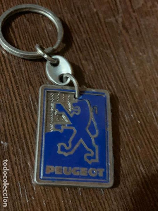 Coleccionismo de llaveros: Antiguo llavero PEUGEOT