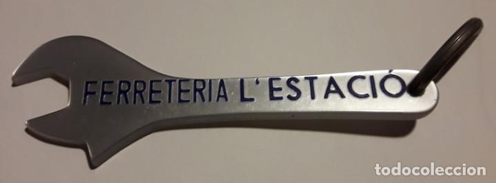 Coleccionismo de llaveros: LLAVERO LLAVE INGLESA. PUBLICIDAD FERRETERIA L'ESTACIO. CAMBRILS. TARRAGONA. PLASTICO.
