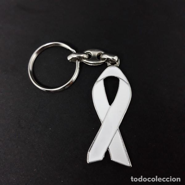 Coleccionismo de llaveros: llavero........ lazo blanco - Foto 1