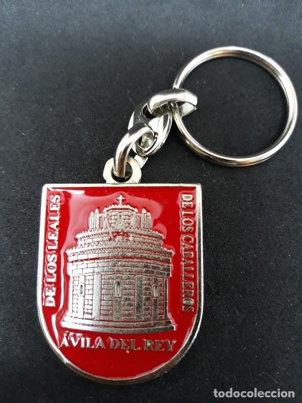Collection of Keychains: llavero &Aacute;vila