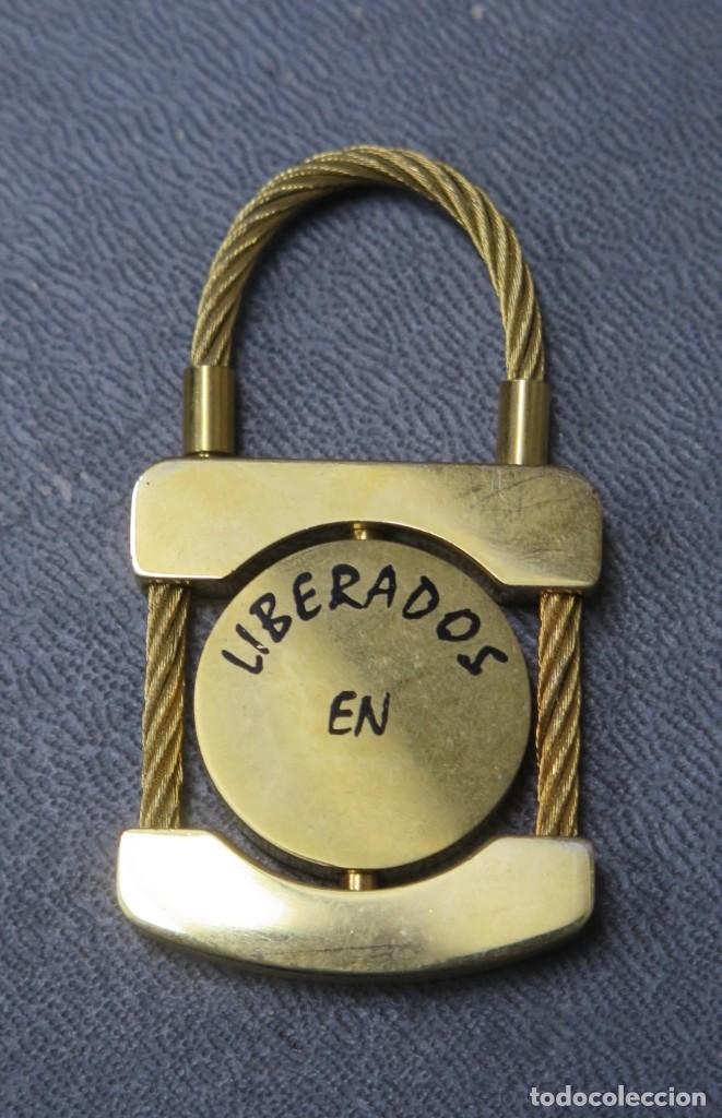 Coleccionismo de llaveros: LLAVERO CANDADO. LIBERADOS EN 1996