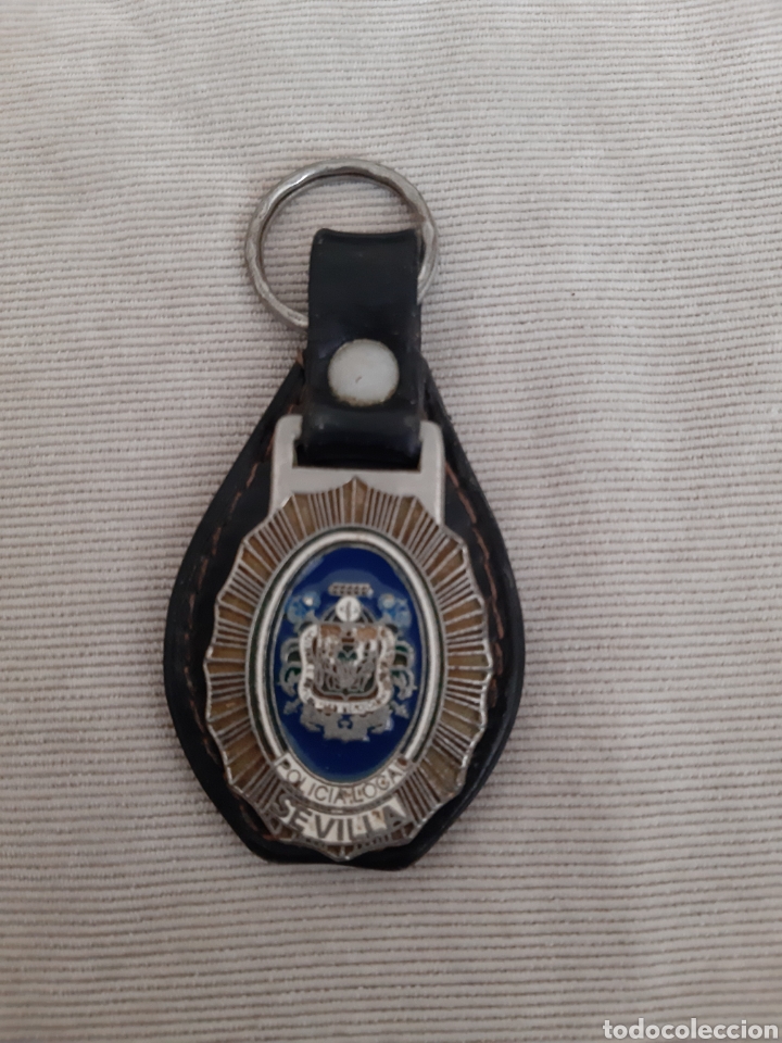 Coleccionismo de llaveros: ANTIGUO LLAVERO PLACA POLICIA LOCAL SEVILLA