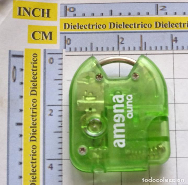 Collection of Keychains: LLAVERO DE TELEFON&Iacute;A. AMENA AUNA. LINTERNA NO FUNCIONA