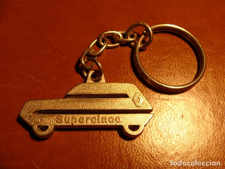 Collezionismo di Portachiavi: LLAVERO ANTIGUO DE COLECCION COCHE AUTOMOVIL RENAULT SUPER 5 SUPERCINCO