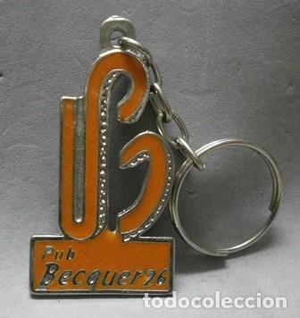 Coleccionismo de llaveros: LLAVERO DE METAL PUB BECQUER 26, SEVILLA - LLAV-10784 - B-256
