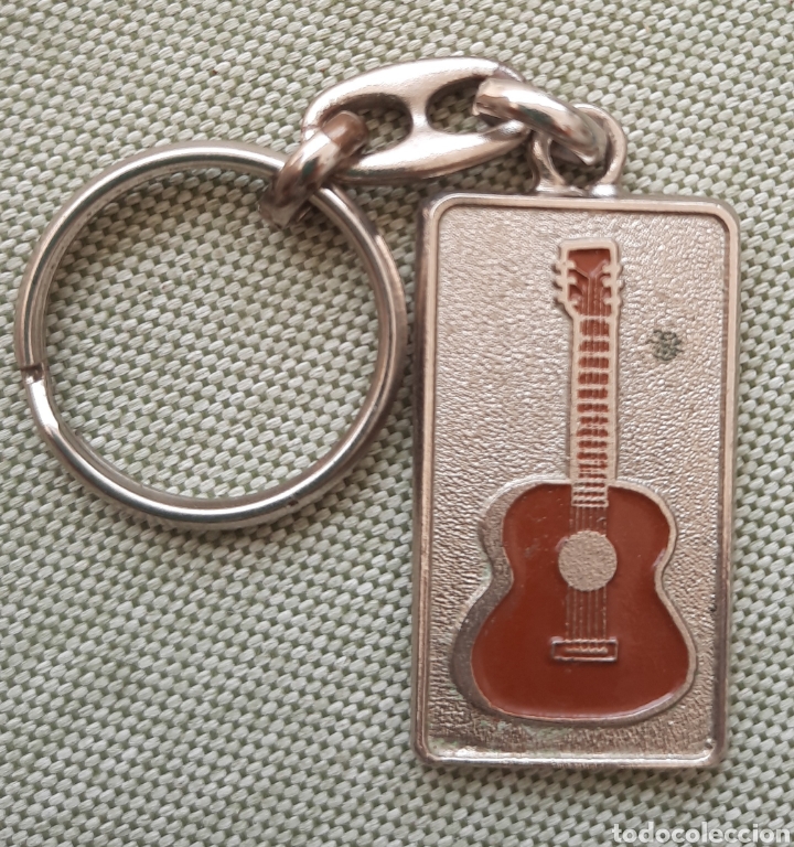 Collection of Keychains: Llavero guitarra publicidad casa de la m&uacute;sica