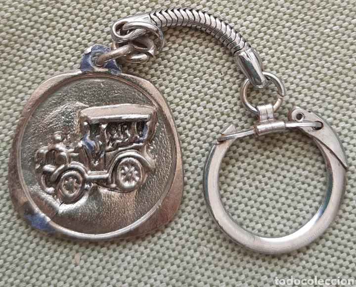 Coleccionismo de llaveros: Llavero coche antiguo - Foto 1