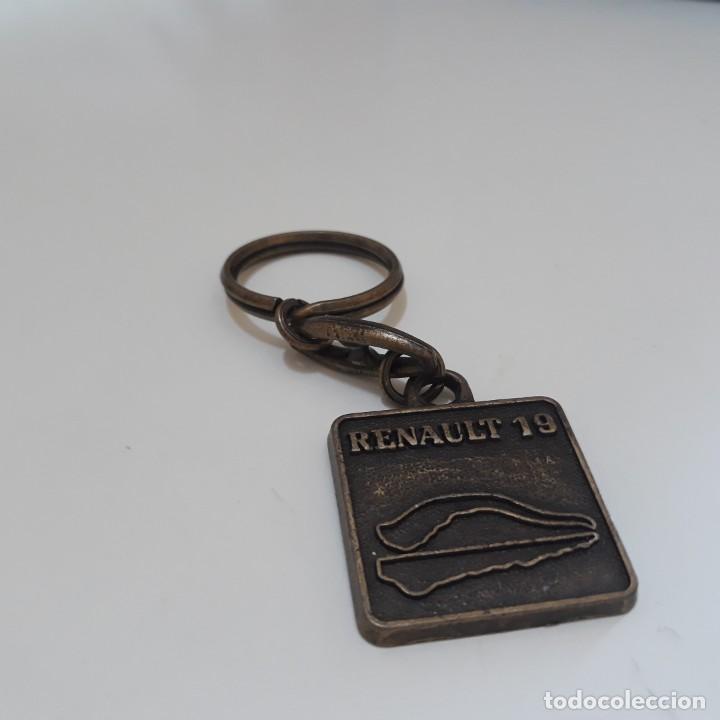 Sammlung von Schl&uuml;sselanh&auml;ngern: RENAULT 19 METAL