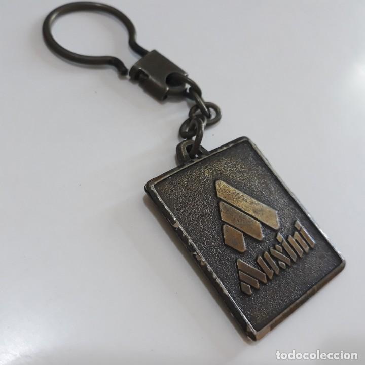Sammlung von Schl&uuml;sselanh&auml;ngern: LLAVERO AUXINI METAL RELIEVE a&ntilde;os 90