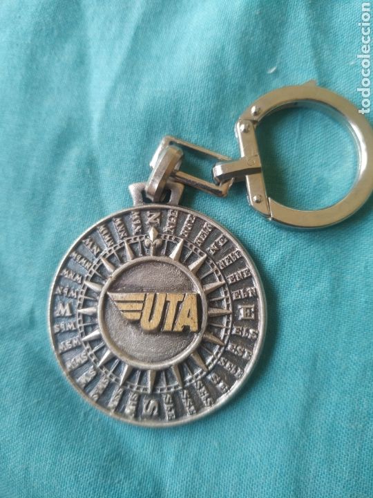 Sammlung von Schl&uuml;sselanh&auml;ngern: Llavero avi&oacute;n Aerolibea UTA French Airlines Union Transports aeriens