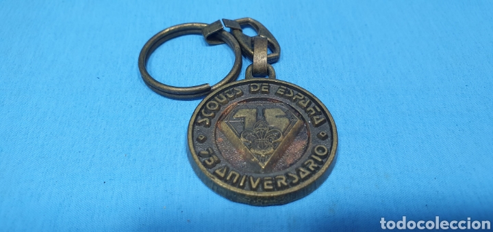 Sammlung von Schl&uuml;sselanh&auml;ngern: LLAVERO MET&Aacute;LICO - SCOUTS DE ESPA&Ntilde;A - 75 ANIVERSARIO - COCA-COLA